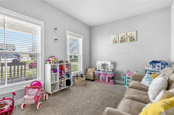 $650,000 | 8 Weathersfield Lane, Lancaster, NY 14086