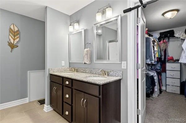 $650,000 | 8 Weathersfield Lane, Lancaster, NY 14086