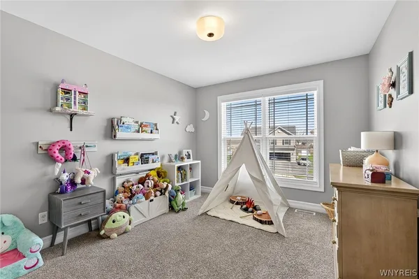 $650,000 | 8 Weathersfield Lane, Lancaster, NY 14086