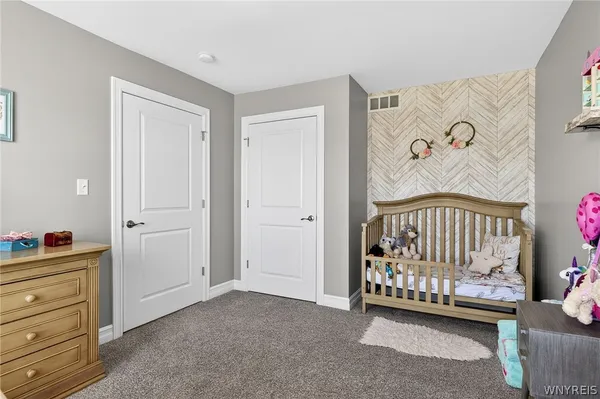 $650,000 | 8 Weathersfield Lane, Lancaster, NY 14086