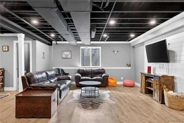 $650,000 | 8 Weathersfield Lane, Lancaster, NY 14086