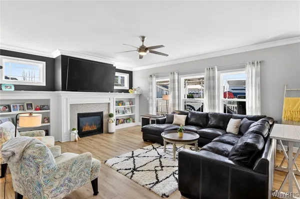 $650,000 | 8 Weathersfield Lane, Lancaster, NY 14086