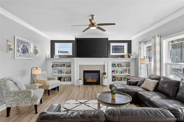 $650,000 | 8 Weathersfield Lane, Lancaster, NY 14086