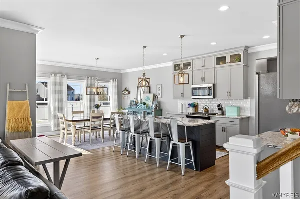 $650,000 | 8 Weathersfield Lane, Lancaster, NY 14086