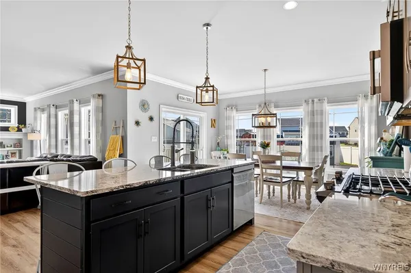 $650,000 | 8 Weathersfield Lane, Lancaster, NY 14086