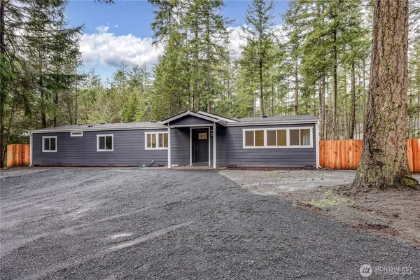 $369,000 | 160 East Barnsby Place, Shelton, WA 98584