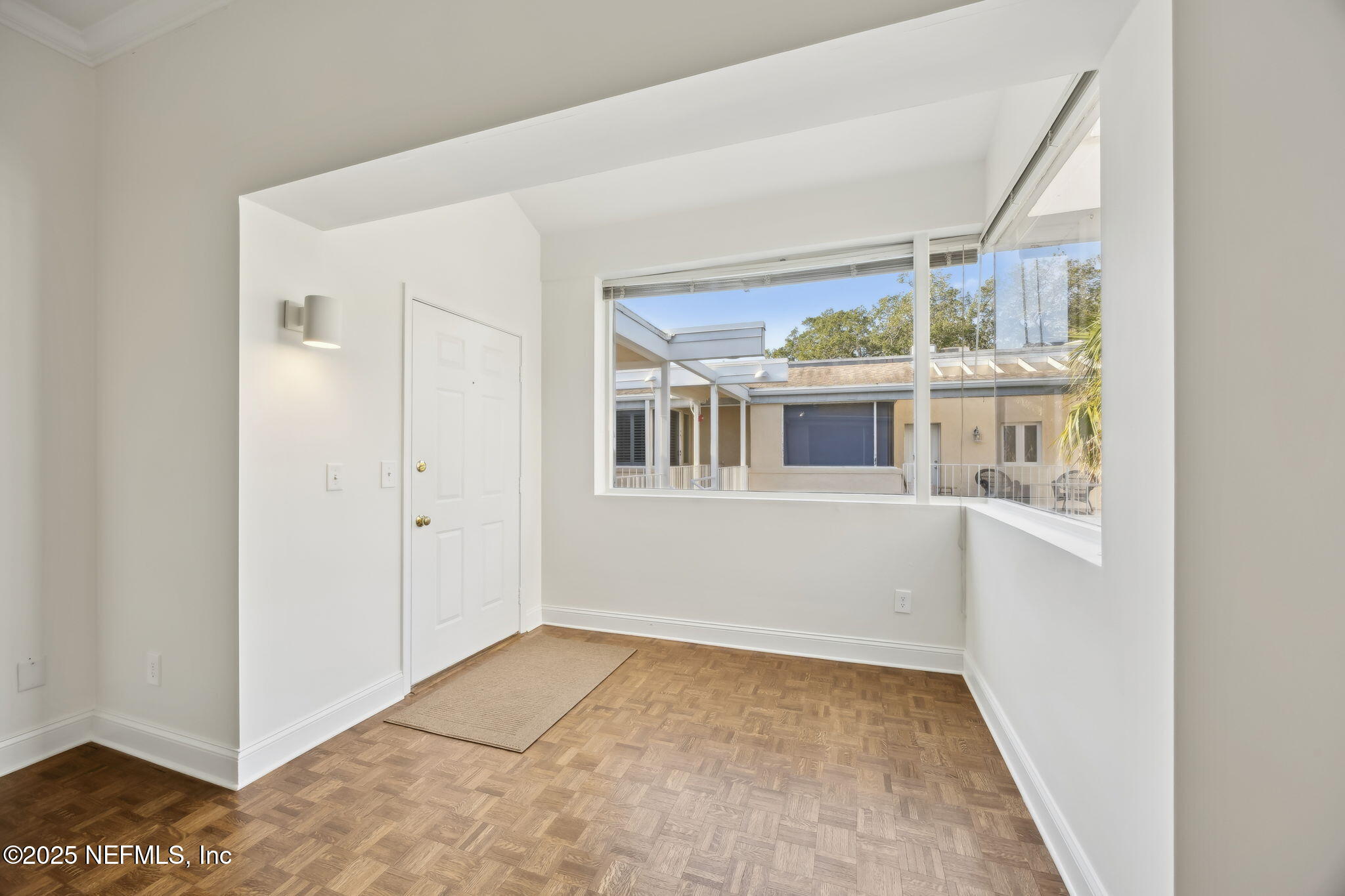 2912 St Johns Avenue, Unit 17 Jacksonville, FL 32205 - Photo 12 of 60 Living Room