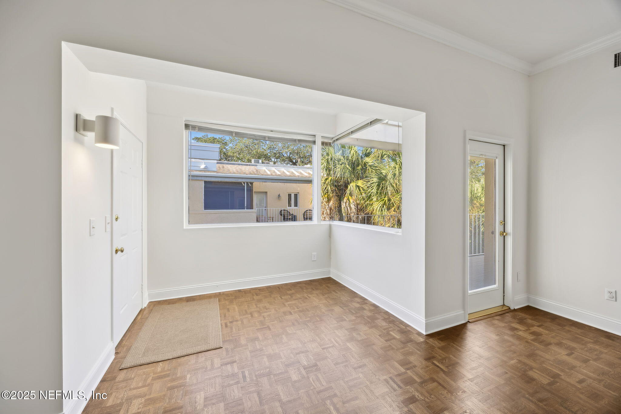2912 St Johns Avenue, Unit 17 Jacksonville, FL 32205 - Photo 16 of 60 Living Room