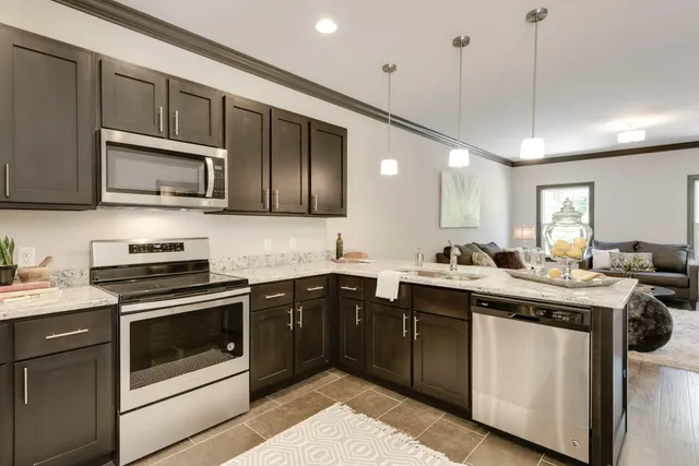 $1,895 | 1074 East Elmwood Drive, Chattanooga, TN 37405