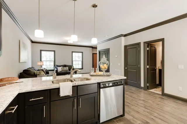 $1,895 | 1074 East Elmwood Drive, Chattanooga, TN 37405