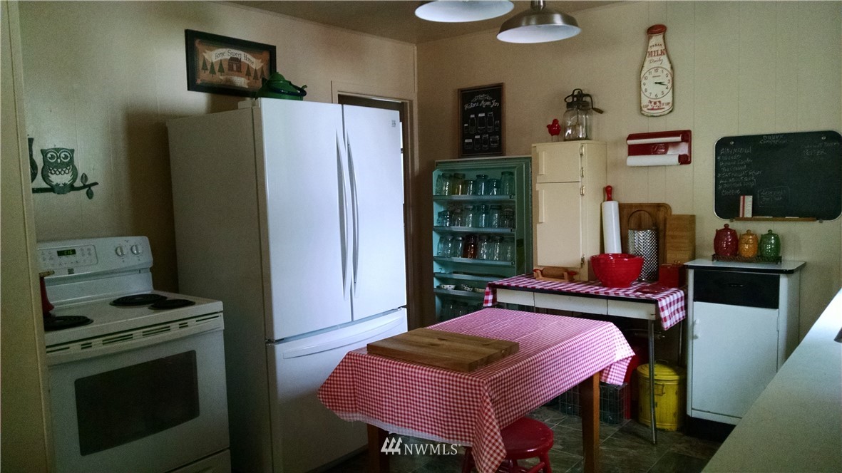 1234 Johnson Road Centralia, WA 98531 - Photo 8 of 19 Gallery Image 8