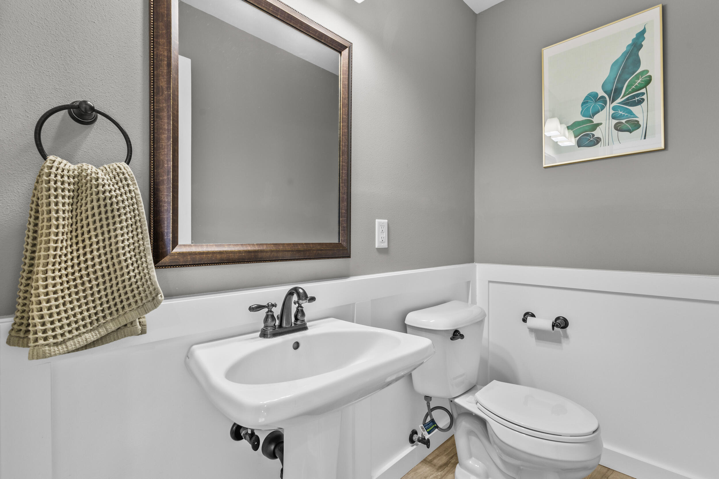 7864 North Green Bay Road River Hills, WI 53217 - Photo 25 of 53 Half Bath