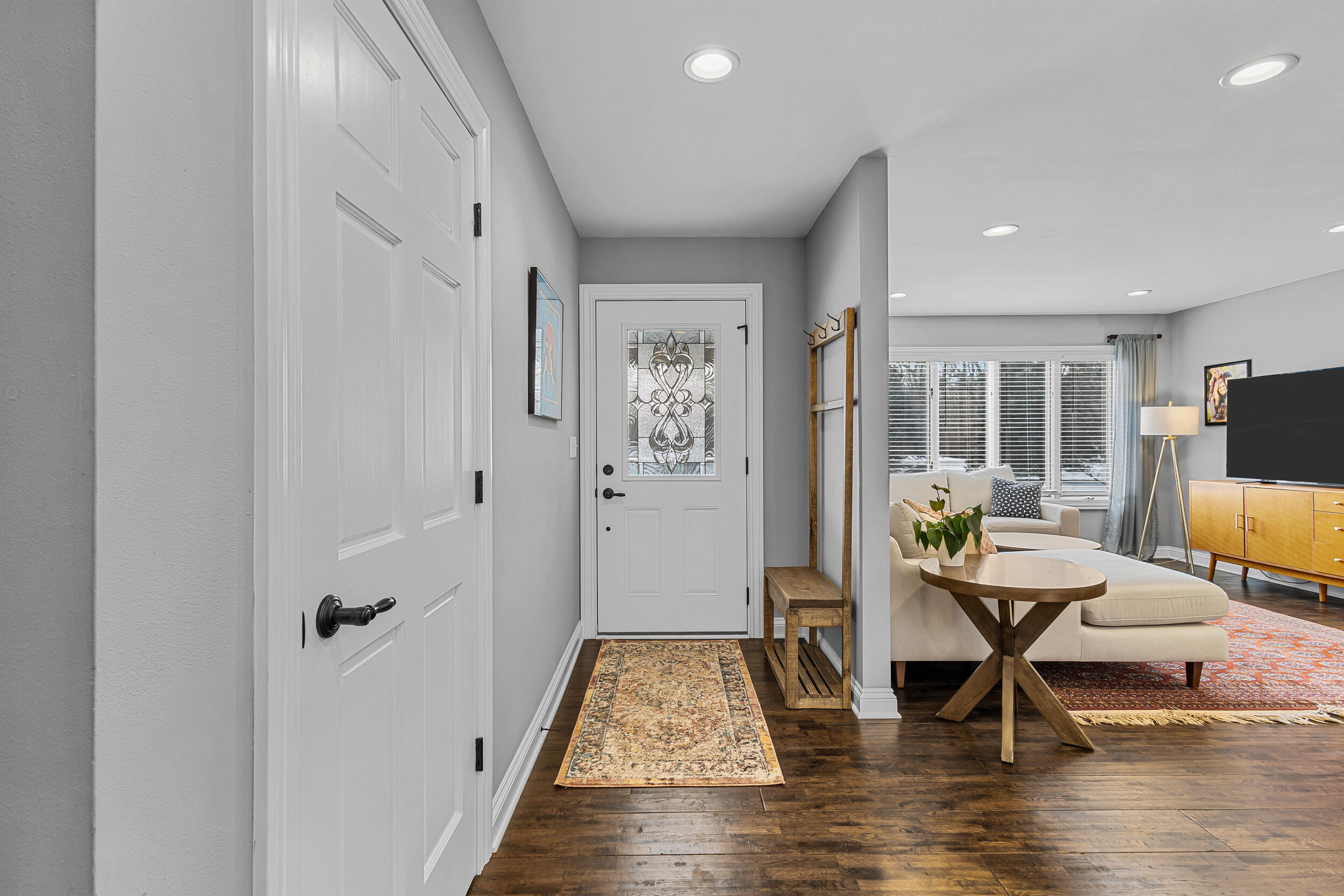 7864 North Green Bay Road River Hills, WI 53217 - Photo 34 of 53 Entry