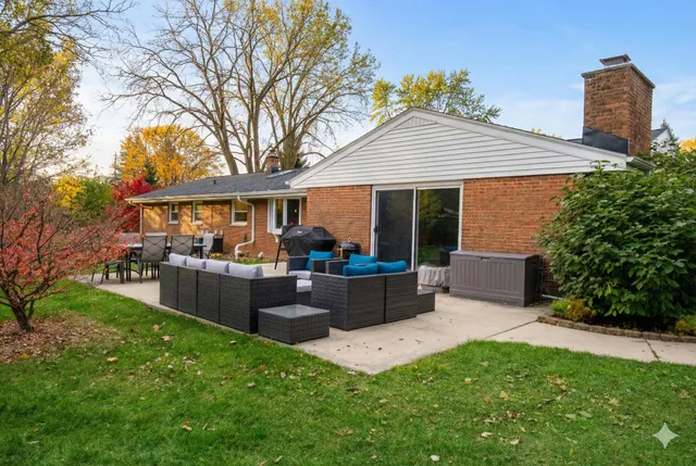 $499,900 | 7864 North Green Bay Road, River Hills, WI 53217