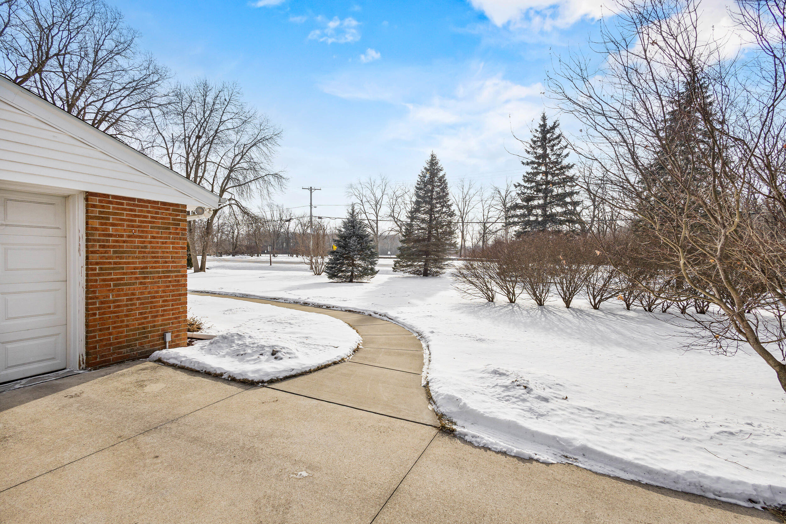 7864 North Green Bay Road River Hills, WI 53217 - Photo 43 of 53 Walk to Front Entry