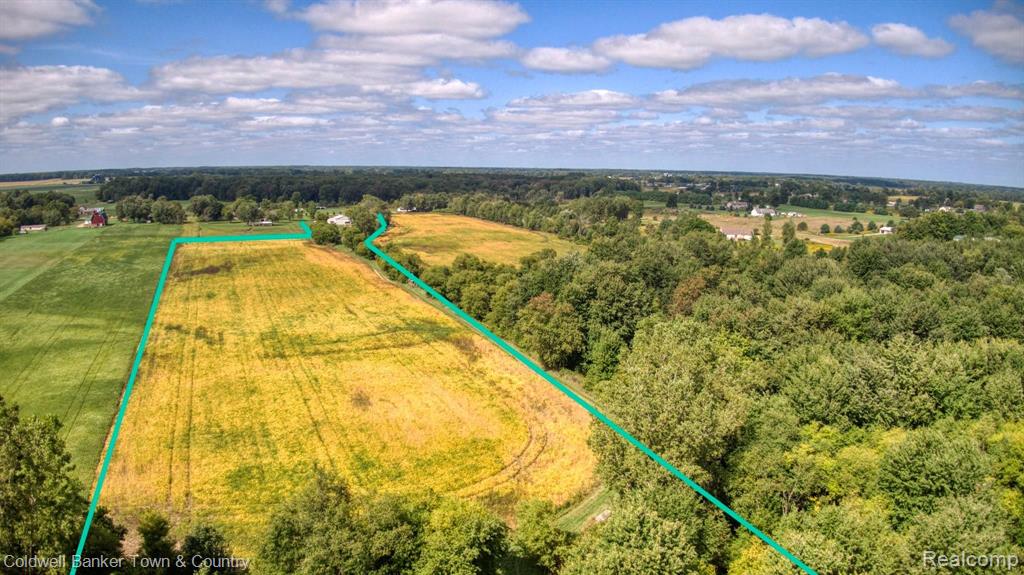 8888 North Robb Road Fowlerville, MI 48836 - Photo 11 of 32