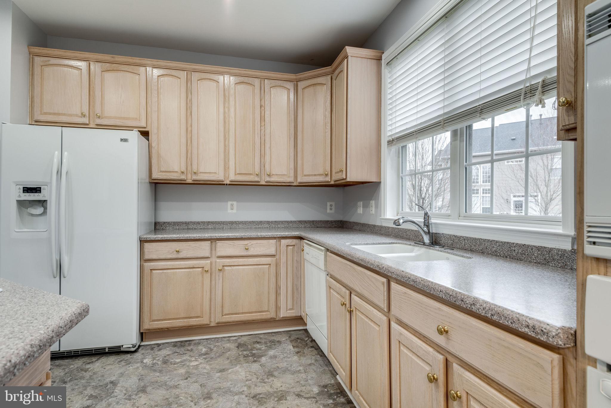 7553 Rio Grande Way Gainesville, VA 20155 - Photo 8 of 55 Kitchen