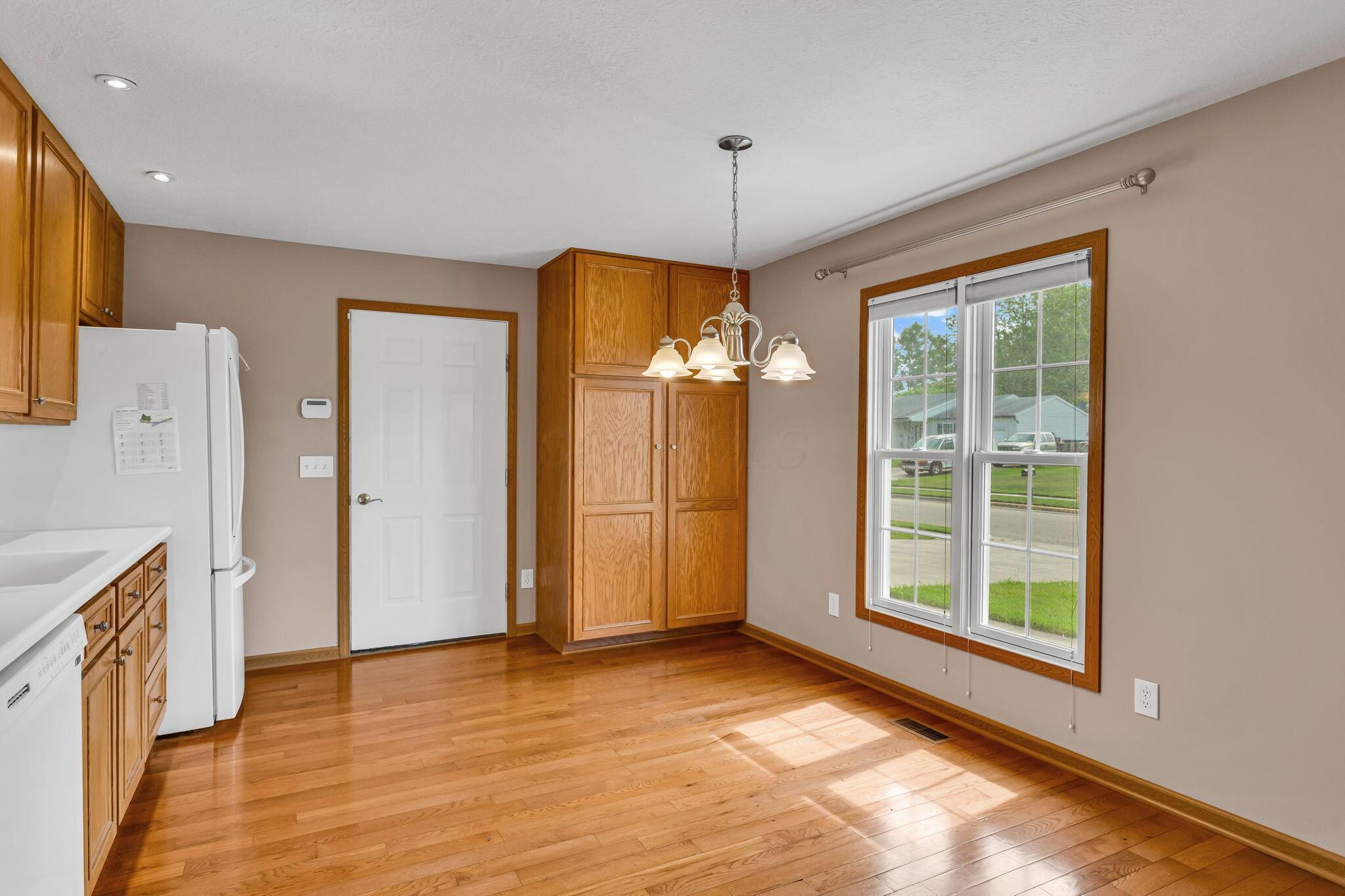 159 Hathaway Road West Jefferson, OH 43162 - Photo 3 of 51 42-web-or-mls-159HathawayRoad_Hommati102