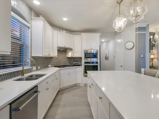 $715,000 | 512 Honeybird Lane, Georgetown, TX 78626