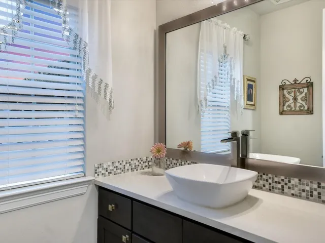 $715,000 | 512 Honeybird Lane, Georgetown, TX 78626