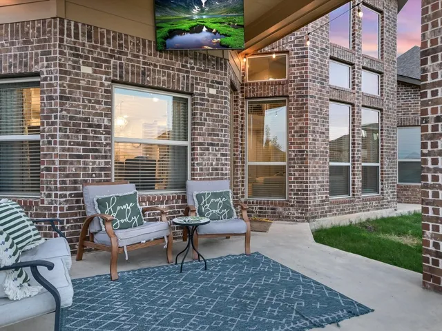 $715,000 | 512 Honeybird Lane, Georgetown, TX 78626