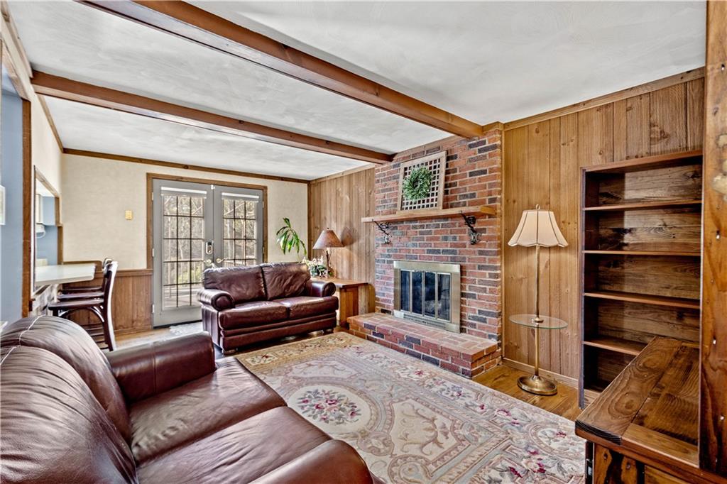 58 Stancey Road Pittsburgh, PA 15220 - Photo 3 of 31 Gallery Image 3