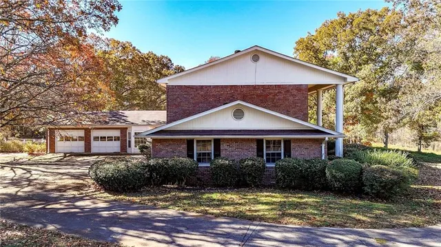 $612,000 | 104 East Valley Road Northeast, Rydal, GA 30171