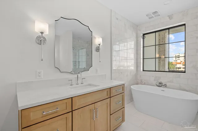 $2,200,000 | 800 South Palafox Street, Unit 789, Pensacola, FL 32502