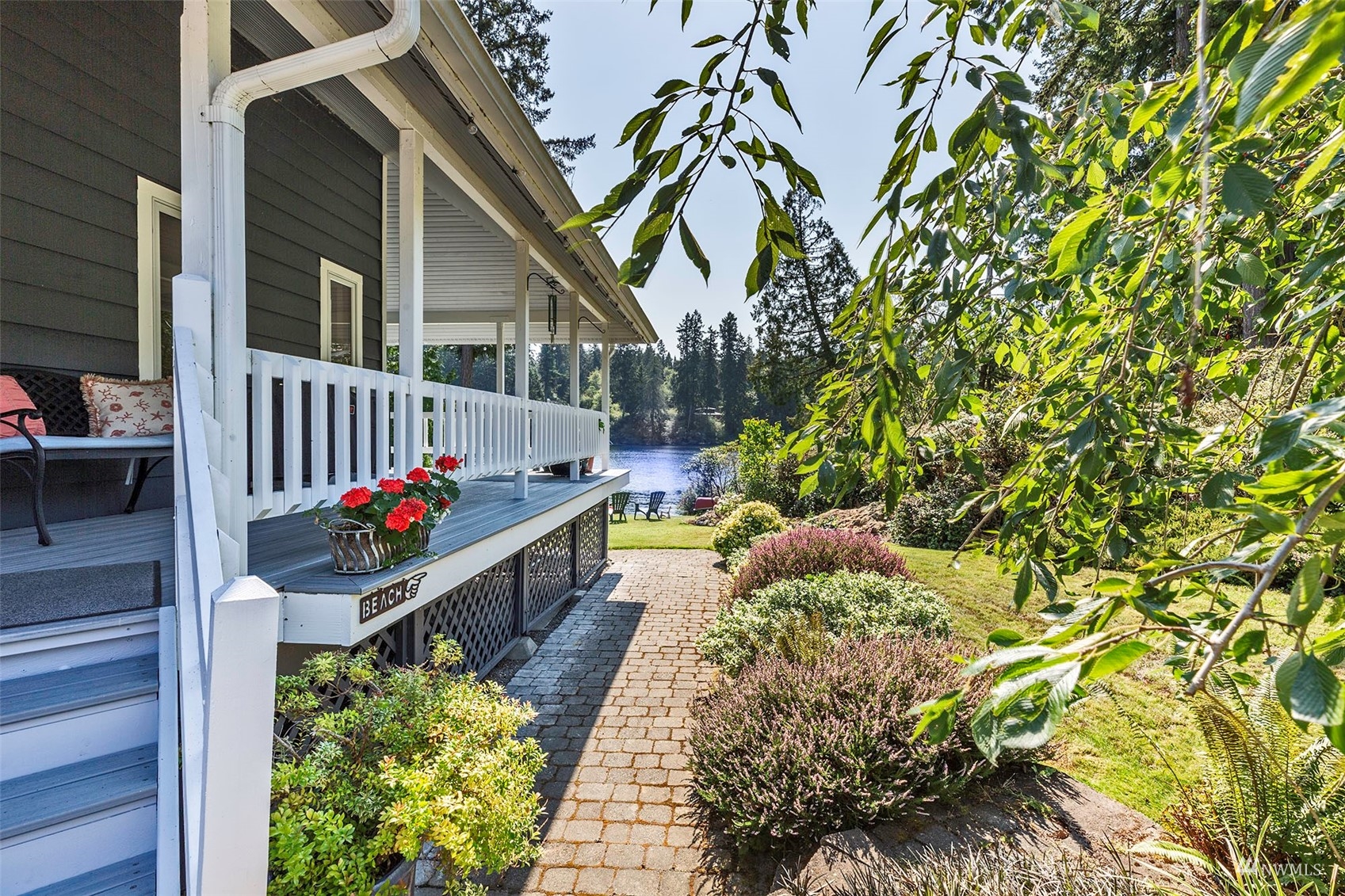 10518 Guthrie Road Anderson Island, WA 98303 - Photo 33 of 40 a balcony with lots of green space