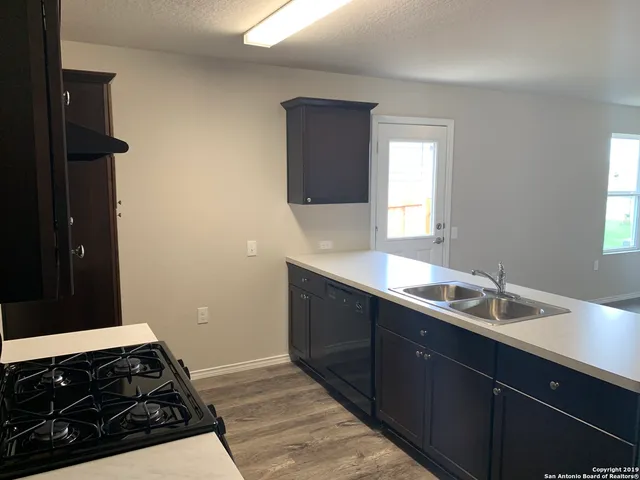 $1,500 | 710 Pelican Landing, San Antonio, TX 78221