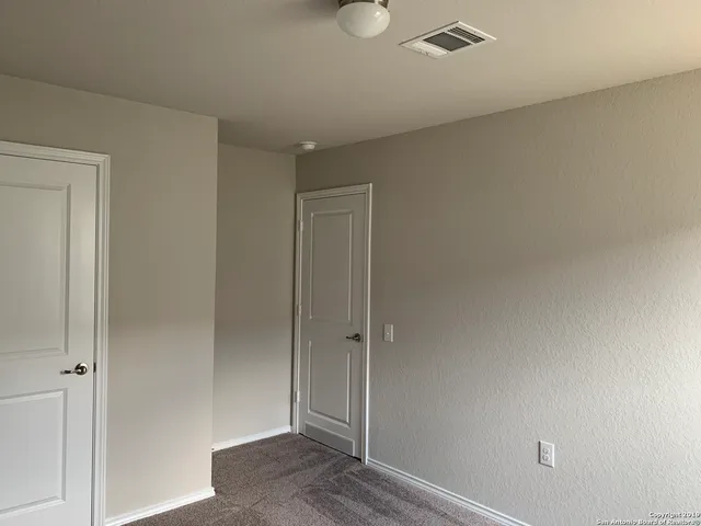 $1,500 | 710 Pelican Landing, San Antonio, TX 78221