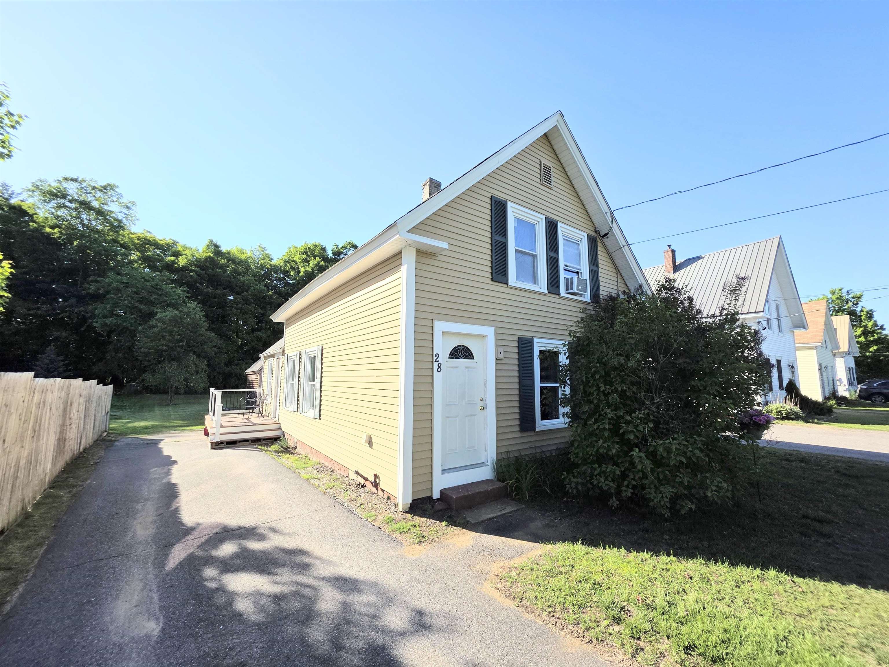 28 Mill Street Belmont, NH 03220 - Photo 3 of 24