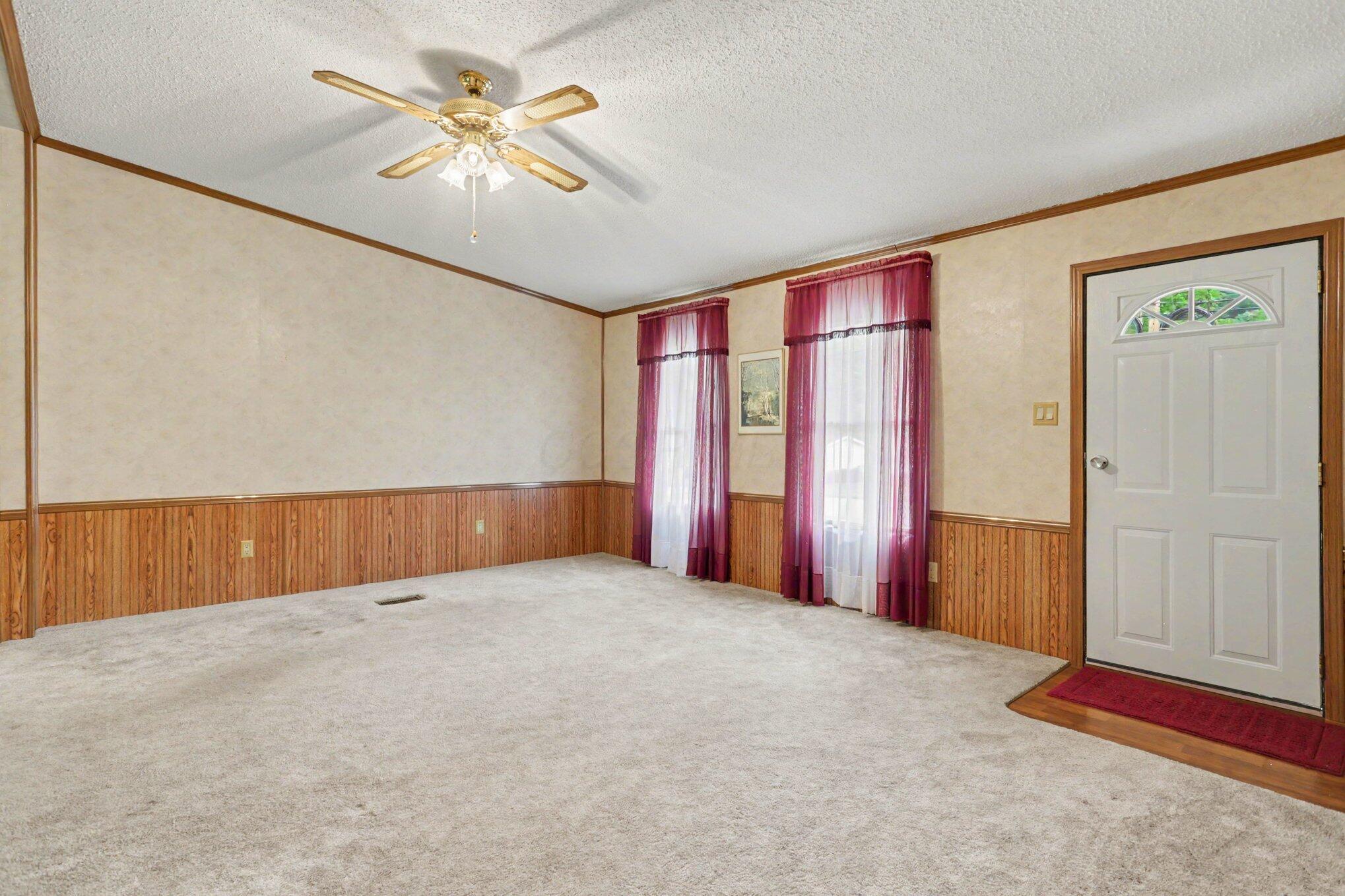 17563 Buckingham Road Logan, OH 43138 - Photo 5 of 32 005_file_8662