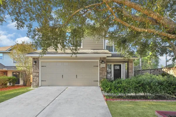front view of house with a yard