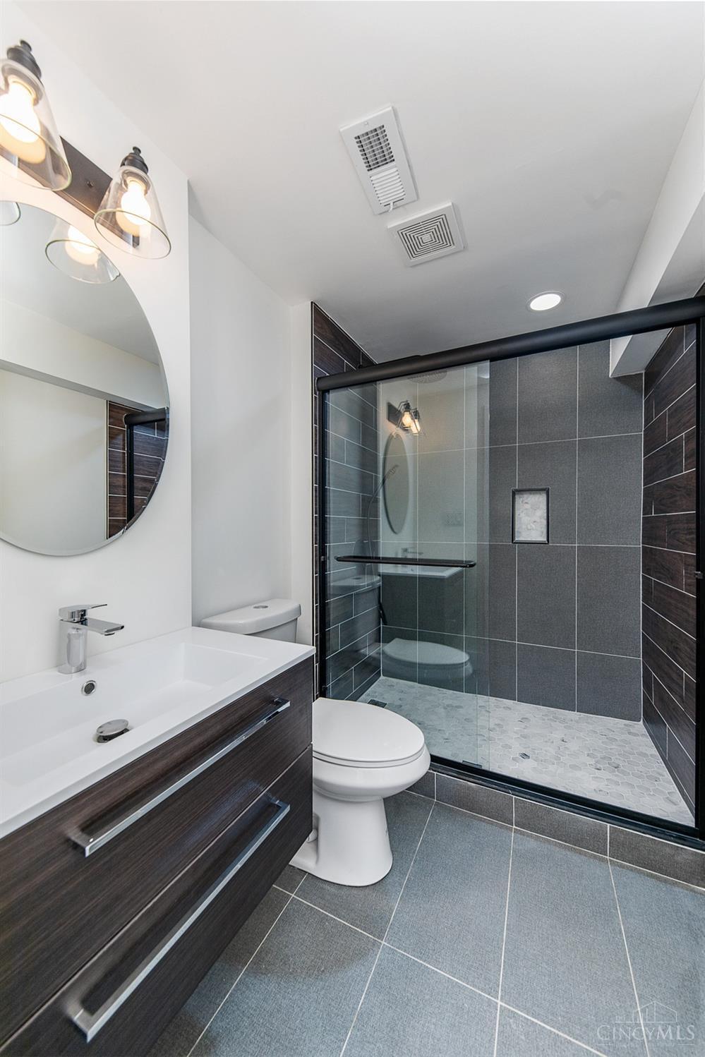8992 Plainfield Road Cincinnati, OH 45236 - Photo 39 of 48 Gallery Image 39