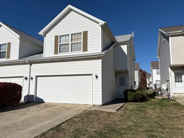 $205,000 | 1204 Colonial Avenue, Bloomington, IL 61701