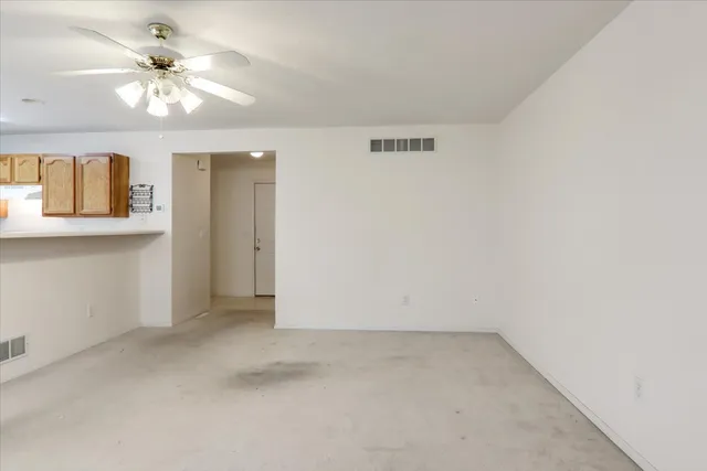 $205,000 | 1204 Colonial Avenue, Bloomington, IL 61701