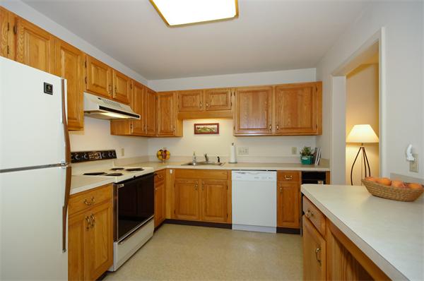 75 Page Road, Unit 5 Bedford, MA 01730 - Photo 5 of 10 Gallery Image 5