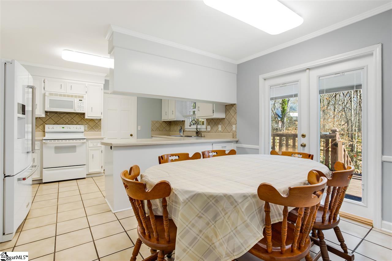 421 Sweetwater Road Greer, SC 29650 - Photo 4 of 33 Gallery Image 4