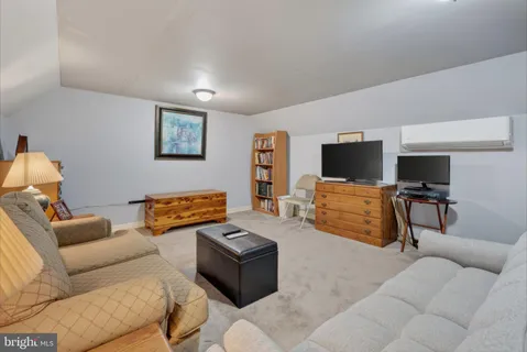 $495,000 | 672 Mayfield Fls Drive, Newark, DE 19702