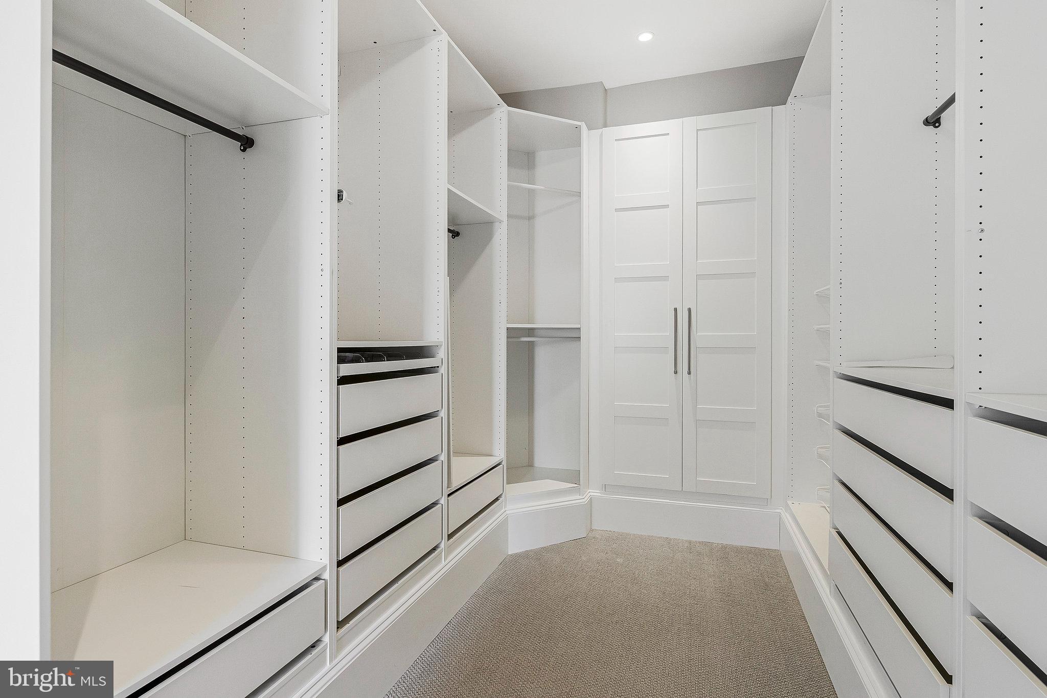 525 T Street Northwest Washington, DC 20001 - Photo 20 of 49 Primary Walk-in Closet