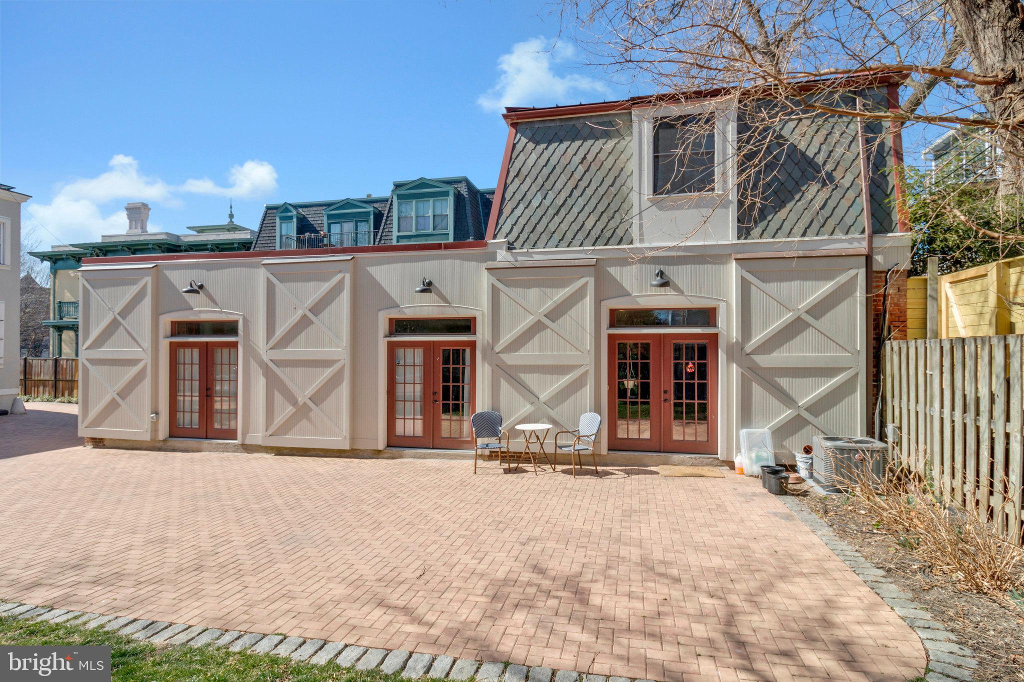 525 T Street Northwest Washington, DC 20001 - Photo 32 of 49 Carriage House with Two Apartments ($6K/month)