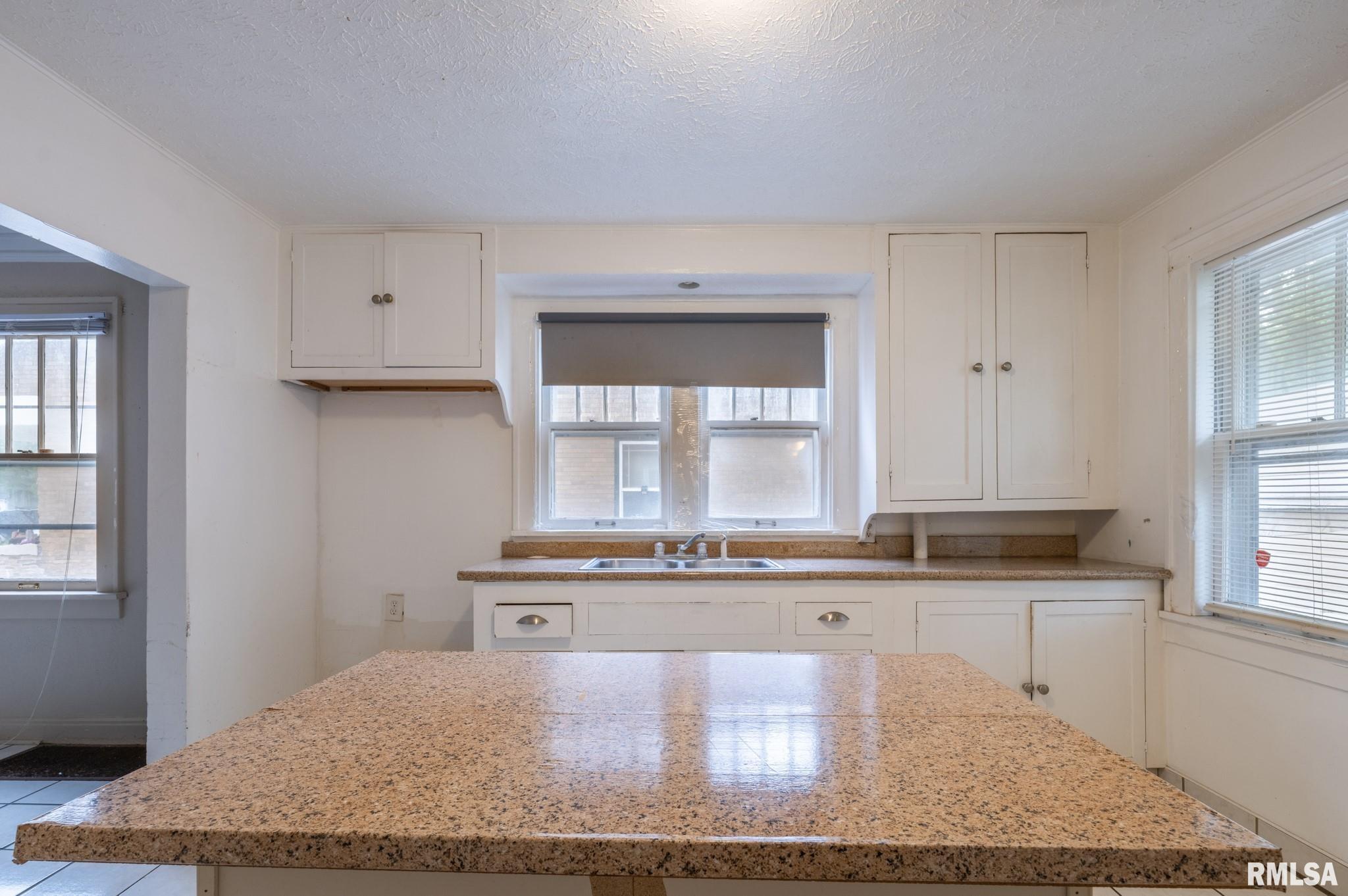 2203 North Prospect Road Peoria, IL 61603 - Photo 17 of 39 Gallery Image 17