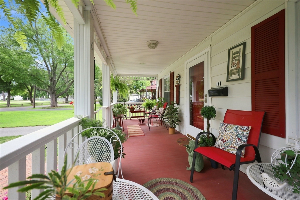141 Harwich Road West Springfield, MA 01089 - Photo 4 of 38 Gallery Image 4