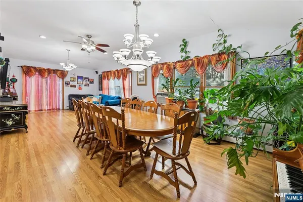 $989,999 | 300 Spring Valley Road, Paramus, NJ 07652