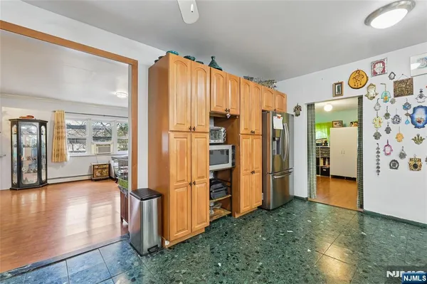 $989,999 | 300 Spring Valley Road, Paramus, NJ 07652