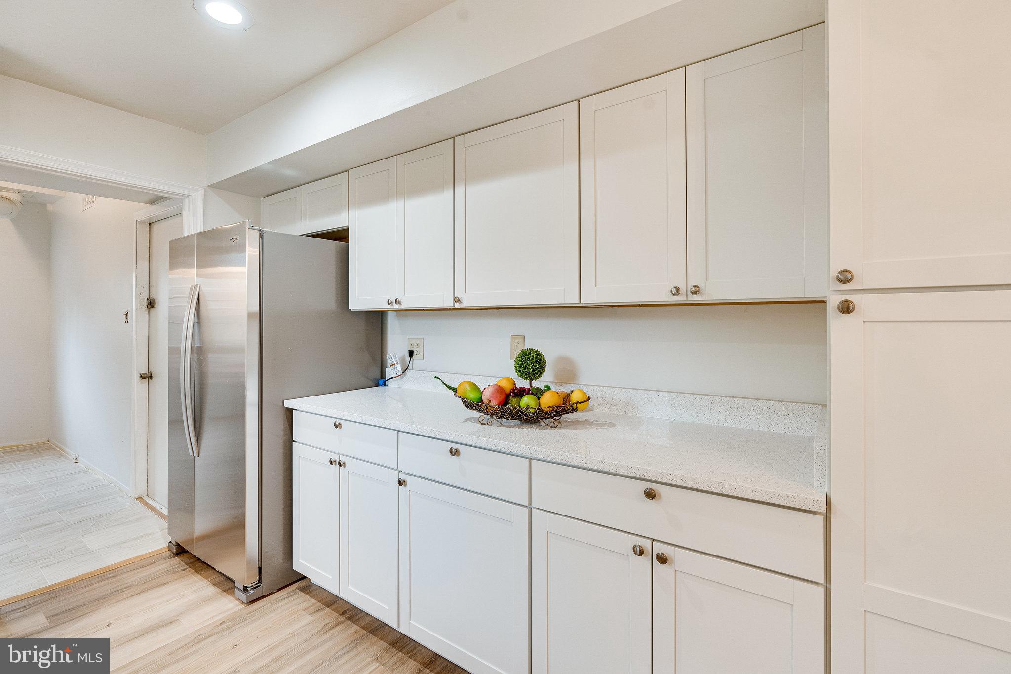 13129 Poplar Tree Road Fairfax, VA 22033 - Photo 10 of 33 Kitchen