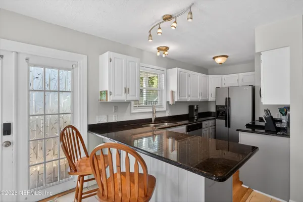 $3,500 | 724 1st Street South, Unit 12, Jacksonville Beach, FL 32250