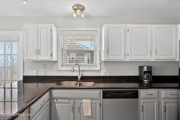 $3,500 | 724 1st Street South, Unit 12, Jacksonville Beach, FL 32250