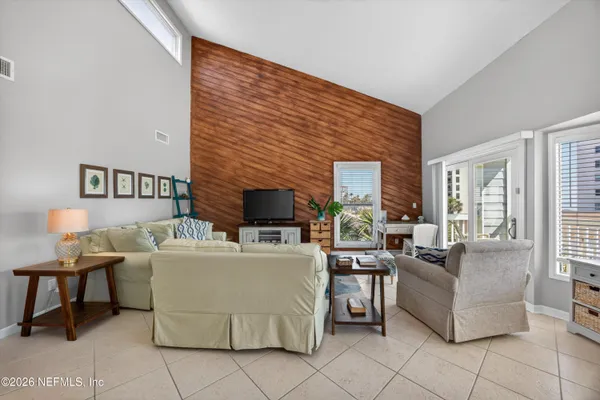 $3,500 | 724 1st Street South, Unit 12, Jacksonville Beach, FL 32250